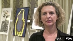 លោកស្រី​ Danda Jaroljmek​ ប្រធាន​ភ្នាក់ងារ​ Circle Art Agency។