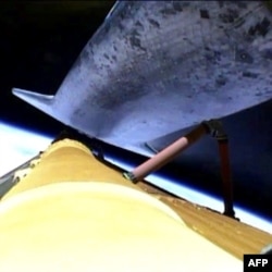 Raketa yonilg'i bakidan ajralmoqda