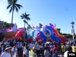 柯阵营游行嘉年华（美国之音许波拍摄）