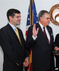 Sam LaHood (à g.) et son père Ray LaHood (archives)