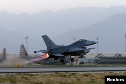 A U.S. Air Force F-16 Fighting Falcon aircraft takes off for a mission from Bagram Airfield, Afghanistan, Aug. 22, 2017.