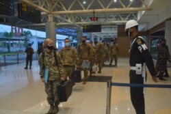 Tiga ratus tiga puluh tentara Amerika hari Sabtu (24/7) tiba di bandara Sultan Mahmud Badaruddin II, Palembang, Sumatera Selatan, untuk mengikuti Latihan Bersama “Garuda Shield” ke-15 tahun 2021. (Foto: Courtesy/Kadispenad TNI AD)