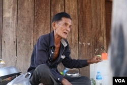 Chhat Ib, 63, a former Khmer Rouge soldier, who currently lives in Anlong Veng, the last Khmer Rouge stronghold, January 5, 2019. (Sun Narin/VOA Khmer)