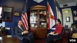 테드 요호 미 공화당 하원의원이 21일 집무실에서 VOA 이조은 기자와 인터뷰하고 있다.