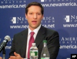 美国兰德公司伊利·拉特纳博士