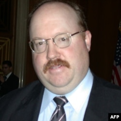 国际评估和战略中心的资深研究员理查德•费舍尔（Richard D. Fisher）