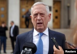 짐 매티스 미 국방장관 지난 9일 워싱턴 DC 인근 국방부 청사에서 취재진의 질문에 답하고 있다.