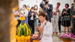 พิธีลงนามส่งมอบทับหลังปราสาทหนองหงส์และทับหลังปราสาทเขาโล้นคืนให้แก่รัฐบาลไทย