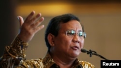 Prabowo Subianto, saat berpidato di hadapan para anggota klub koresponden asing di Jakarta, 25 September 2013. (Foto: dok).