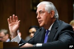 렉스 틸러슨 미국 국무장관이 13일 상원 외교위 청문회에서 북한에 억류 중이던 미국인 오토 웜비어 씨의 석방 사실을 밝혔다.