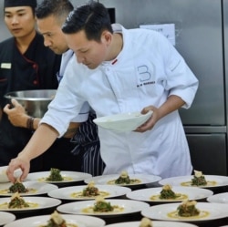 Generasi muda perlu mengembangkan kreativitas dalam memasak.(Foto: Mandif Warokka)