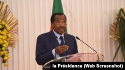 Le président Paul Biya donne un discours à l'arrivée des Lions à Yaoundé.