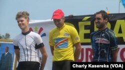 Podium de la première étape à Goma, en RDC, le 15 juin 2017. (VOA/Charly Kasereka)