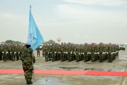 រូបឯកសារ៖ ទិដ្ឋភាពទូទៅនៃ​ពិធី​ជូន​ដំណើរ​ដល់​កង​កម្លាំង​មួក​ខៀវ​កម្ពុជា​ចំនួន​ ៤២៨​នាក់​ ដែល​នឹង​ចេញ​ដំណើរ​ទៅ​ចូលរួម​បេសកកម្ម​រក្សា​សន្តិភាព​ក្នុងប្រទេស​ម៉ាលី និង​ប្រទេស​ស៊ូដង់​ខាង​ត្បូង នា​មូល​ដ្ឋាន​ទ័ព​អាកាស​ពោធិ៍ចិនតុង​ រាជធានី​ភ្នំ​ពេញ​ ថ្ងៃទី​៣ ខែ​ឧសភា​ ឆ្នាំ​២០១៨។ (អូន ឆេងប៉រ/វីអូអេ)