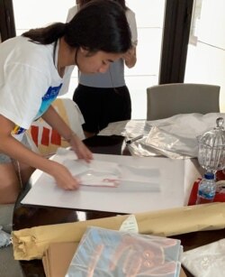 Clarine Winarta berambisi bantu lebih banyak pelukis di masa pandemi. (Foto courtesy: pribadi)