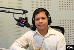 រូបឯកសារ៖ លោក យ៉ង់ គឹមអេង ប្រធានមជ្ឈមណ្ឌល​ប្រជាពលរដ្ឋ​ដើម្បី​អភិវឌ្ឍន៍​និង​សន្ដិភាព នៅ​ក្នុងបន្ទប់ផ្សាយ​របស់​ VOA នៅ​រាជធានី​ភ្នំពេញ កាលពី​ថ្ងៃទី១១ ខែមិថុនា ឆ្នាំ២០១៥។