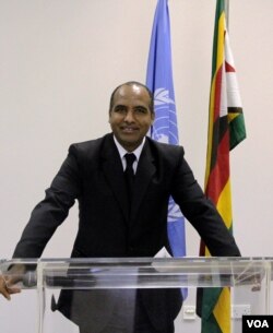 Sirak Gebrehiwot, United Nations spokesperson in Zimbabwe, says his organization has deployed three emergency situations specialists to access the situation. (C. Mavhunga/ VOA)