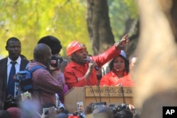 Leader of the main opposition party in Zimbabwe, Nelson Chamisa addresses party supporters in Harare, Zimbabwe, June, 5, 2018.