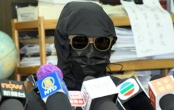 被控涉嫌”组织他人偷越边境”的邓棨然弟弟邓先生表示，如果邓棨然被判两年或以上监禁， 在新冠肺炎疫情下，香港家属到深圳探监十分不便，希望当局可以安排回香港服刑。 (美国之音/汤惠芸)