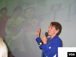 瑞洁：我们把她们当女儿抚养 (美国之音方冰拍摄)