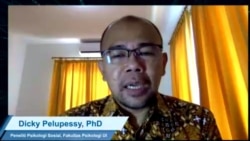 Peneliti Psikologi Sosial, Fakultas Psikologi, Universitas Indonesia, Dicky Pelupessy dalam sebuah webinar. (Foto: VOA/Petrus Riski)