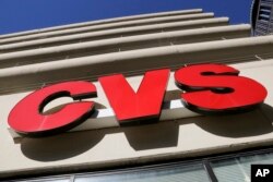 미국의 대형 약국 체인인 CVS 로고.