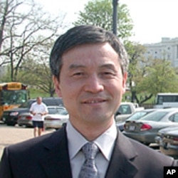 北京大学法学院教授贺卫方