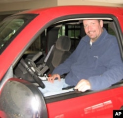 Steve Kitchin designed a wheelchair lift for pick-up trucks.