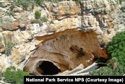 The natural entrance of Carlsbad Caverns.