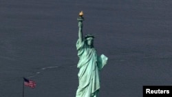 រូបឯកសារ៖ រូបសំណាក Statue of Liberty នៅ​ក្រុង​ញ៉ូយ៉ក។
