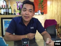 លោក​ Jeremy Chea ​ពលរដ្ឋ​អង់គ្លេស​ដើម​កំណើត​ខ្មែរ​ និយាយ​ពី​ការ​ចាកចេញ​របស់​ចក្រភព​អង់គ្លេស​ពីសហភាព​អឺរ៉ុប នៅ​រាជធានី​ភ្នំពេញ កាលពី​ថ្ងៃ​ទី២៩​ ខែមិថុនា​ ឆ្នាំ​ ២០១៦។​ (ហ៊ុល​ រស្មី​/VOA)​