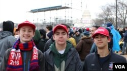 Young Trump supporters await Donald Trump's inauguration as the 45th president of the United States, Jan. 20, 2017. (Photo: B. Allen / VOA)