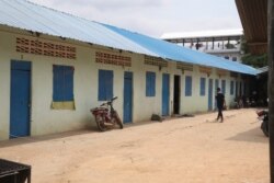 អគារ​បន្ទប់​ជួល​របស់​អ្នកស្រី ម៉ា ចរិយា ជា​ប្អូនស្រី​របស់​ជនរងគ្រោះ​ឈ្មោះ ម៉ា ភារ៉ាវី ស្ថិត​ក្នុង​ភូមិព្រៃសំព័រ សង្កាត់​ក្រាំងពង្រ ខណ្ឌដង្កោ រាជធានីភ្នំពេញ ថ្ងៃទី១០ ខែឧសភា ឆ្នាំ២០២០។ (ស៊ុន ណារិន/VOA)