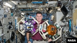 “Spheres” nomli eski robotlar