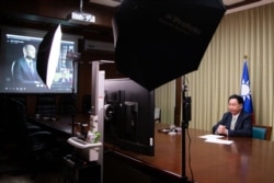 2021年4月28日台湾外交部长吴钊燮接受英国天空电视台驻北京亚洲记者Tom Cheshire的视频专访。（图片来自台湾外交部网站）