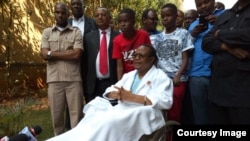 Tundu Lissu akiwa kwenye matibabu baada ya kupigwa risasi