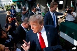 도널드 트럼프 미국 대통령이 15일 백악관에서 기자들과 만나 미북 정상회담 성과와 앞으로의 비핵화 과정 등에 관해 설명했다.