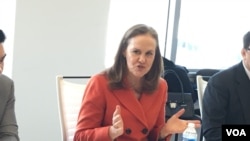 资料照：前美国国防部主管国防政策的次长米歇尔·弗卢努瓦 (美国之音钟辰芳拍摄)