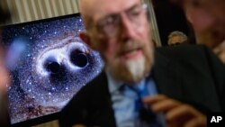 APTOPIX Einstein's Waves