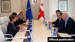 შალვა თადუმაძე ხორავას ქუჩაზე მოკლული მოზარდის მამას მთავრობის ადმინისტრაციის ხელმძღვანელის რანგში ერთხელ უკვე შეხვდა