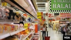 Supermarket di Perancis yang menyediakan lorong khusus produk 'Halal' (foto: dok). Di AS kini supermarket juga mulai menyediakan produk-produk halal.
