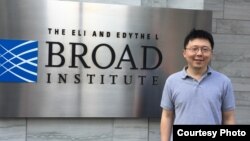 “唐奖”星期天在台北公布了本届“生技医药奖”三位共同得主，图片为华裔美国人张锋（Feng Zhang）。该奖表彰他们在CRISPR/Cas9基因编辑技术上的贡献。他们的发现将大幅改变生物医药研究与疾病治疗的效果，对治疗人类遗传疾病具有极大潜力。 (唐奖基金会提供)