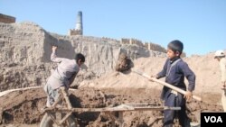 په ننګرهار کې کارګر ماشومان