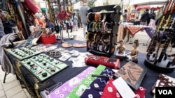 Kerajinan tangan asli Indonesia yang dijual dalam acara Made in Indonesia di Washington, DC. (VOA/Christian Arya Winata)