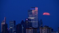 لندن میں سپر مون کا طلوع