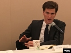 新美国安全中心研究员艾小磊(2016年10月12日，美国之音钟辰芳拍摄)