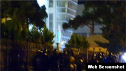 Dindarlarla insident (Foto isalamazeri.az saytınındır)