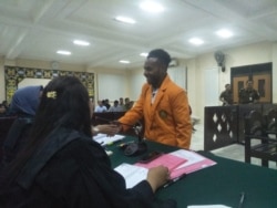 Para terdakwa didampingi pembela hukum dari Koalisi Penegakan Hukum dan HAM Papua. (Foto: PAHAM Papua)