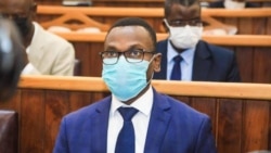 Le ministre de la Santé Benjamin Hounkpatin lors du vote de la loi sur l'avortement, le 20 octobre 2021. (VOA/Ginette Fleure Adandé)