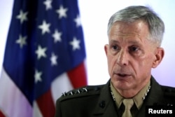 美国非洲司令部司令瓦尔德豪泽在吉布提开记者会（2017年4月23日）